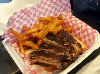 Ribs Basket w Fries